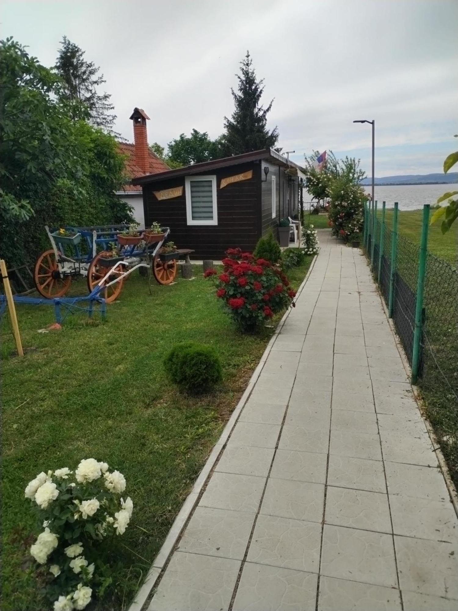 Dedin Konak Golubac Exterior foto